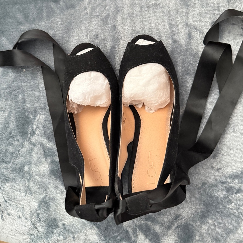 Ann Taylor Black Heels with Ribbon Accent
